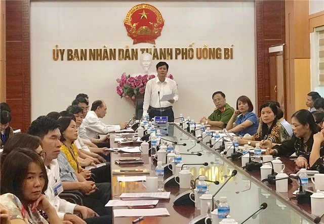 Nghe báo cáo thực hiện nhiệm vụ giáo dục năm học 2018-2019 và công tác quản lý, giáo dục trẻ em hè 2019