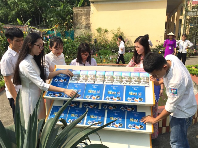 Trường THCS Nguyễn Văn Cừ: Tưng bừng các hoạt động hưởng ứng Ngày sách Việt Nam 