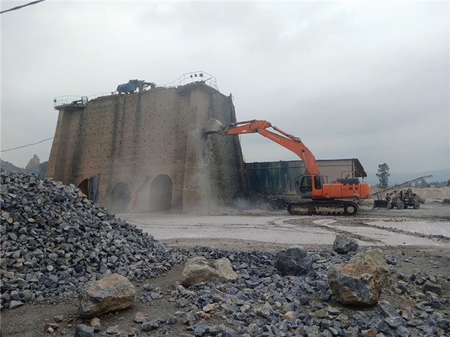 Tiến hành tháo dỡ 6 lò vôi tại trại giam Hang Son