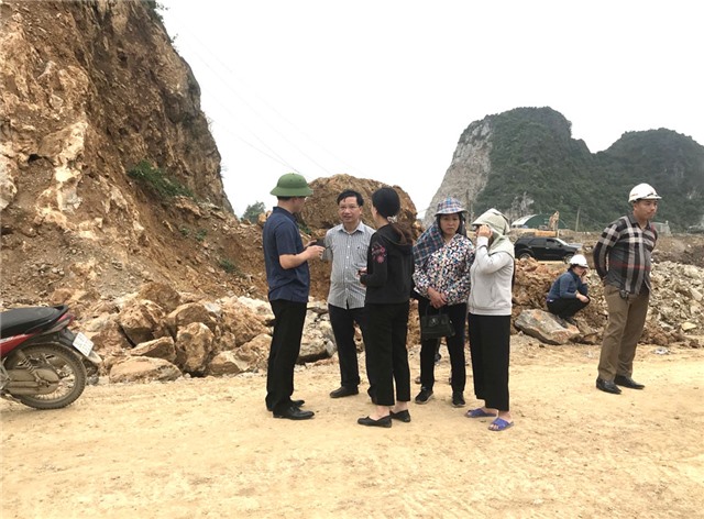 Đã tìm và đưa được thi thể công nhân mất tích ra ngoài  