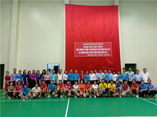 Cụm VHTT khu vực Vàng Danh: Giao lưu cầu lông