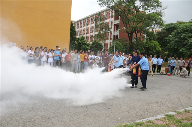 Bệnh viện Việt Nam - Thụy Điển Uông Bí: Tập huấn Phòng cháy chữa cháy 