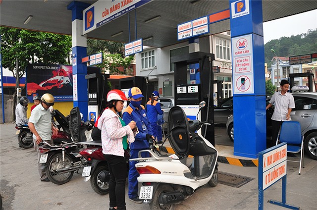 Giá xăng, dầu giảm mạnh