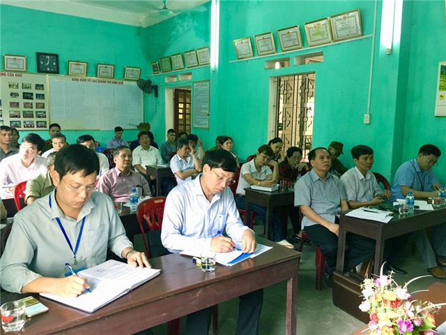 Đồng chí Nguyễn Xuân Ký, Phó Bí thư Thường trực Tỉnh ủy dự sinh hoạt chi bộ khu Tân Lập, phường Phương Đông