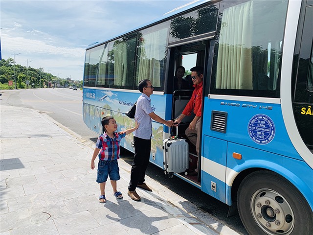 Hiệu quả của tuyến xe buýt miễn phí Hạ Long - sân bay Vân Đồn