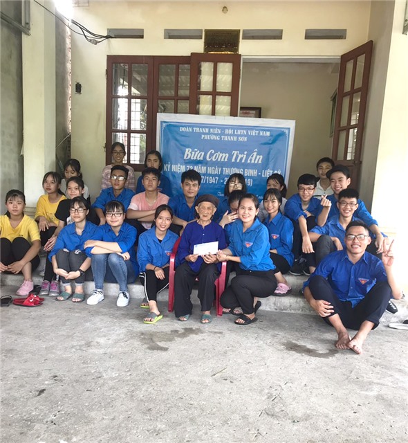 Ấm áp bữa cơm tri ân với Mẹ Việt Nam Anh hùng Hoàng Thị Nghi