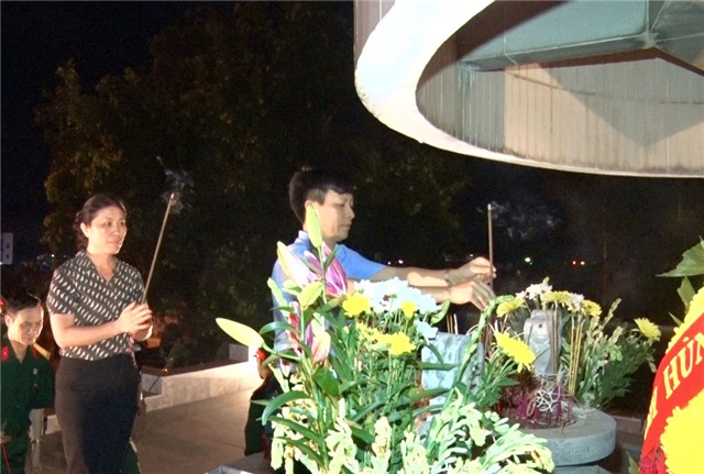 Thắp nến tri ân anh hùng liệt sỹ