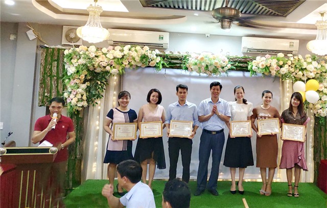 Khen thưởng 15 cá nhân có thành tích xuất sắc tham gia Hội diễn NTQC tỉnh Quảng Ninh năm 2019