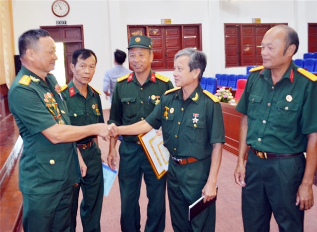 Lặng thầm đi tìm đồng đội