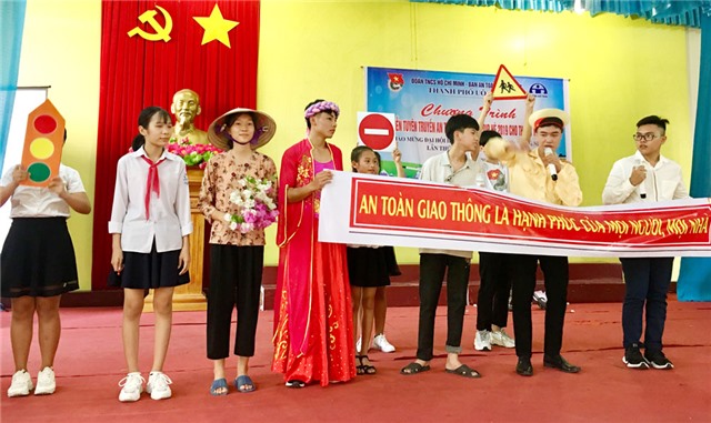 Lưu diễn tuyên truyền an toàn giao thông cho 200 thanh thiếu nhi 