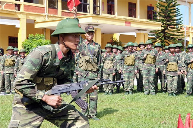 Đào tạo sĩ quan dự bị khóa 13