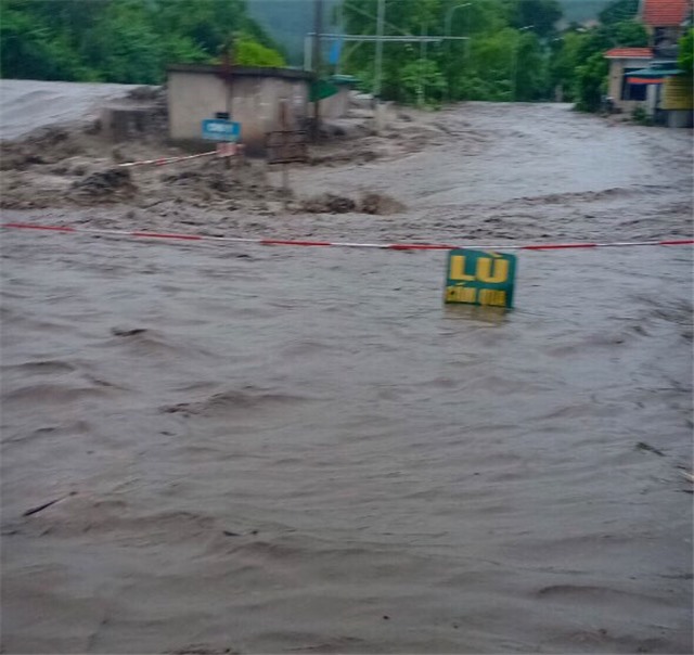 Tiếp tục chủ động giải pháp ứng phó với mưa lũ, sạt lở đất, ngập lụt vùng trũng