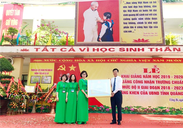 Đồng chí Phạm Tuấn Đạt, Phó Bí thư Thành ủy dự khai giảng tại Trường Tiểu học Lê Lợi