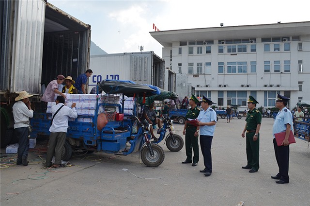 Đẩy mạnh đấu tranh chống buôn lậu dịp cuối năm