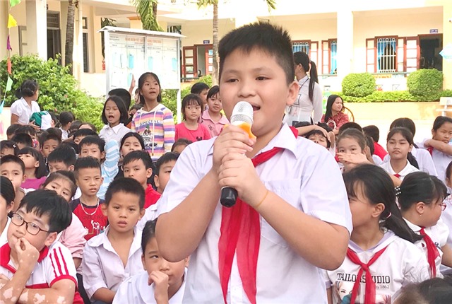 Ngoại khóa “Trường học chung tay tiết kiệm điện” tại Trường Tiểu học Quang Trung