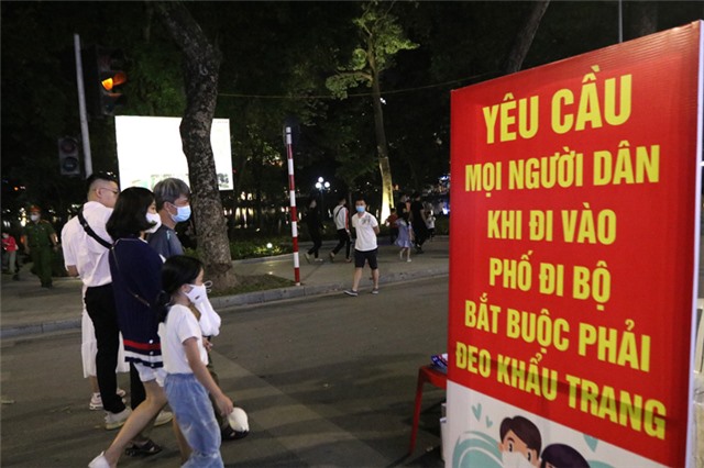 Sáng 12/11, không ca mắc COVID-19, Hà Nội đưa ra 5 địa điểm kiểm soát việc đeo khẩu trang