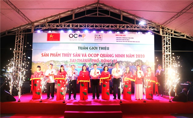 Khai mạc Tuần giới thiệu sản phẩm thủy sản và OCOP Quảng Ninh  tại thành phố Uông Bí