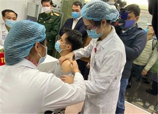 Sáng nay, tiêm vắc xin ngừa COVID-19 "made in" Việt Nam cho 3 người tình nguyện