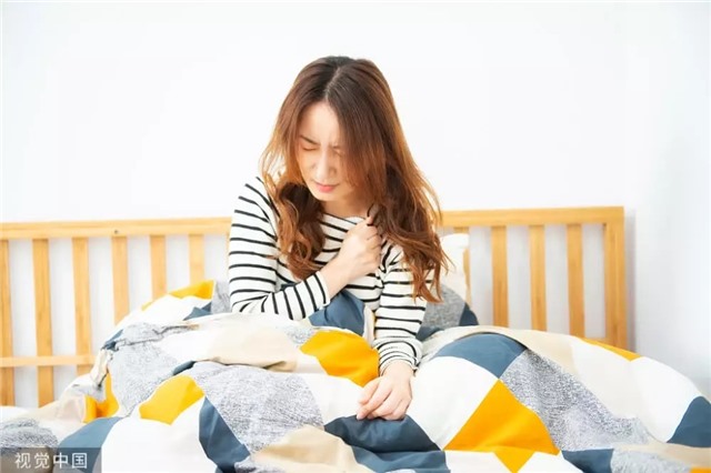 Nhận biết nhiễm corona qua 3 triệu chứng nguy hiểm