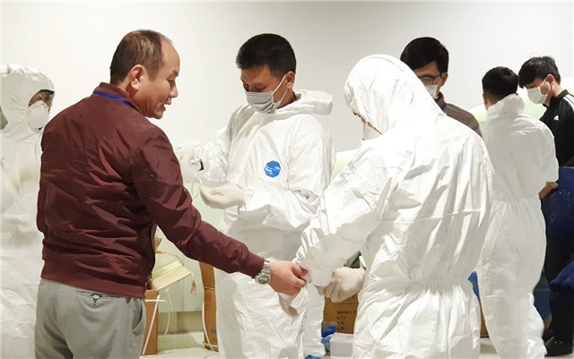 Những bác sĩ nơi tuyến đầu chống dịch Covid-2019