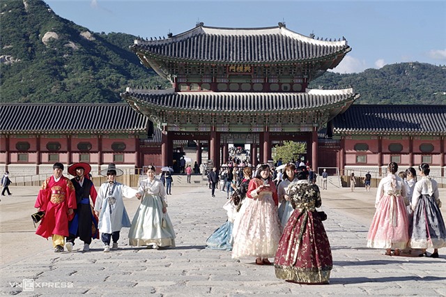 Đóng tour Hàn, Italy vì Covid-19