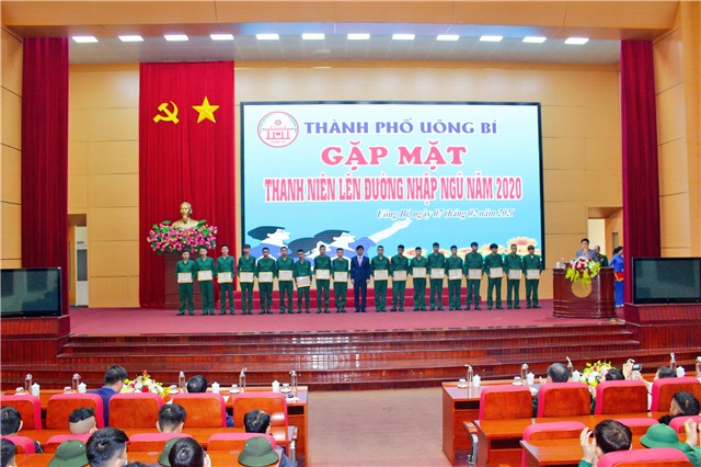 Thành phố Uông Bí: Gặp mặt thanh niên lên đường nhập ngũ năm 2020