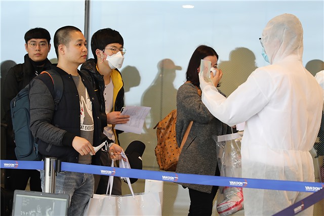 Cận cảnh quy trình đón công dân trở về từ Hàn Quốc