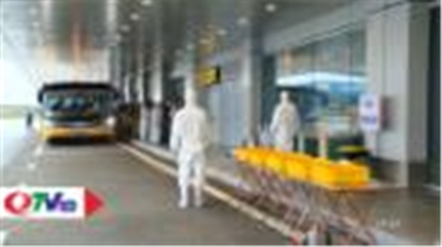 Đưa người Việt trở về từ Hàn Quốc qua Cảng hàng không Quốc tế Vân Đồn