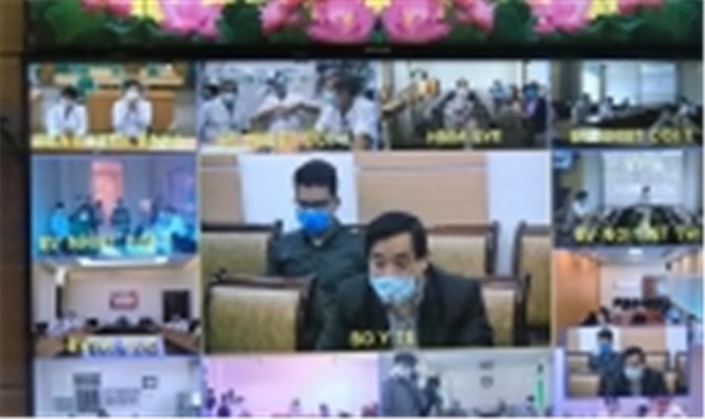 Thầy thuốc căng mình dồn sức cứu các bệnh nhân COVID-19 nặng