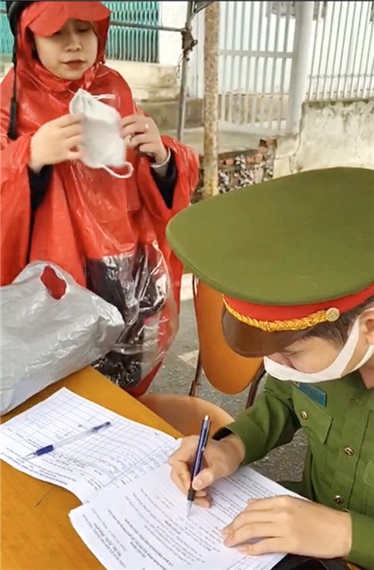 215 người không đeo khẩu trang nơi công cộng bị xử phạt