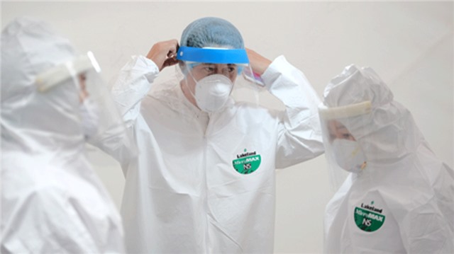 Phi công người Anh và 2 ca bệnh Covid-19 rất nặng diễn biến sức khỏe tốt hơn