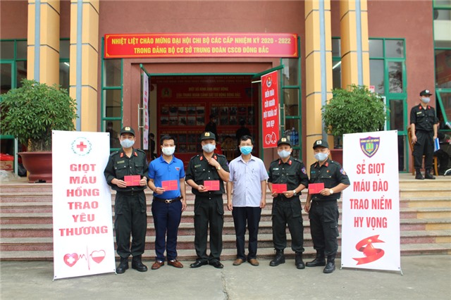 CBCS Trung đoàn CSCĐ Đông Bắc: hiến 333 đơn vị máu, hưởng ứng “Ngày toàn dân hiến máu tình nguyện”