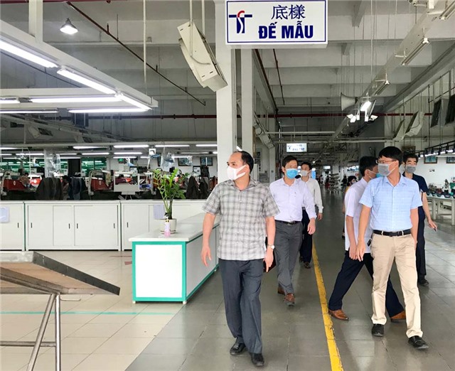 Lãnh đạo thành phố kiểm tra công tác phòng, chống dịch Covid-19 tại Công ty TNHH Sao Vàng chi nhánh Uông Bí