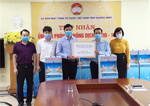 Ủy ban MTTQ tỉnh tiếp nhận 150 thiết bị phun sát khuẩn phòng, chống Covid-19