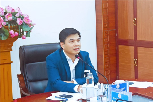 UBND thành phố giao ban thường kỳ