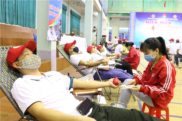 Tuổi trẻ TKV ra quân hiến máu tình nguyện đợt 1/2020