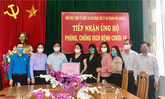 TP Uông Bí: nhiều tổ chức, cá nhân tiếp tục ủng hộ công tác phòng chống dịch Covid-19