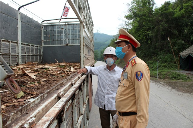 Kiểm soát chặt chẽ người và phương tiện vào Quảng Ninh