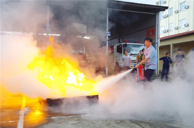 Công an TP Uông Bí: huấn luyện nghiệp vụ phòng cháy chữa cháy cho lực lượng cơ sở