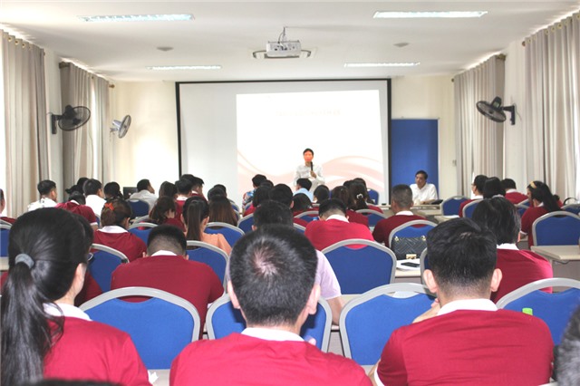 Đại học Ngoại thương cơ sở Quảng Ninh: Báo cáo chuyên đề lãnh đạo, quản lý trong bối cảnh hội nhập