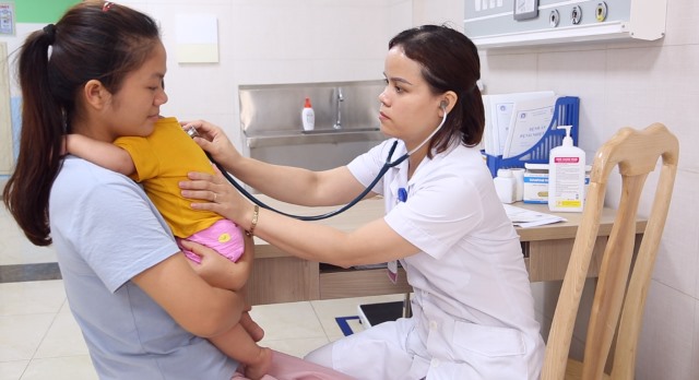 Cảnh giác với bệnh tay chân miệng gây biến chứng nguy hiểm ở trẻ