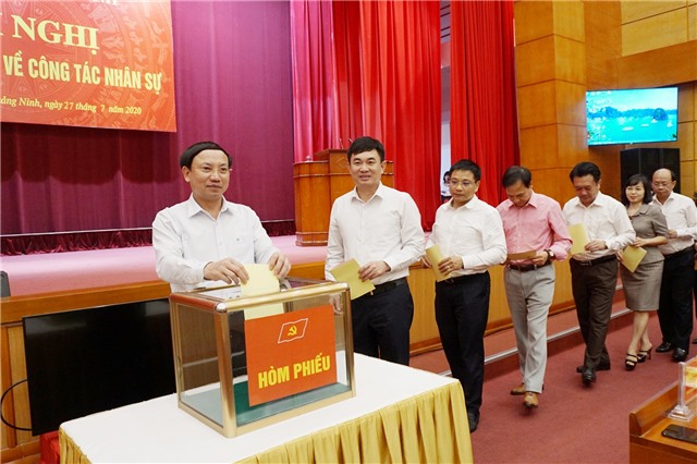 Coi trọng tiêu chuẩn nhân sự cấp ủy