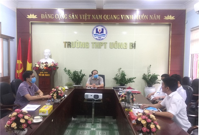 Bí thư Thành ủy Trần Văn Lâm kiểm tra công tác phòng chống dịch Covid-19 tại các điểm thi tốt nghiệp THPT năm 2020