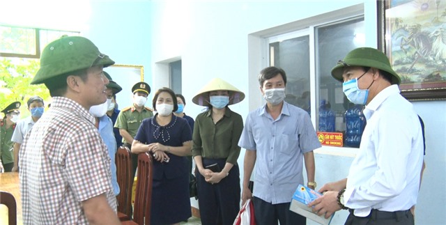 Phó Chủ tịch Thường trực UBND tỉnh Đặng Huy Hậu kiểm tra công tác chuẩn bị thi tốt nghiệp THPT năm 2020 tại Uông Bí