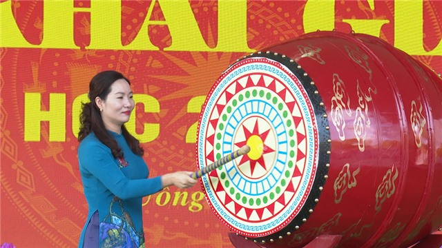 Lãnh đạo tỉnh, thành phố chúc mừng Lễ khai giảng năm học mới 2020-2021