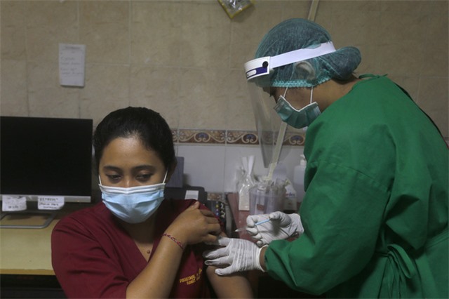 Hơn 91,8 triệu người mắc COVID-19 trên thế giới, nhiều nước châu Âu kéo dài phong tỏa