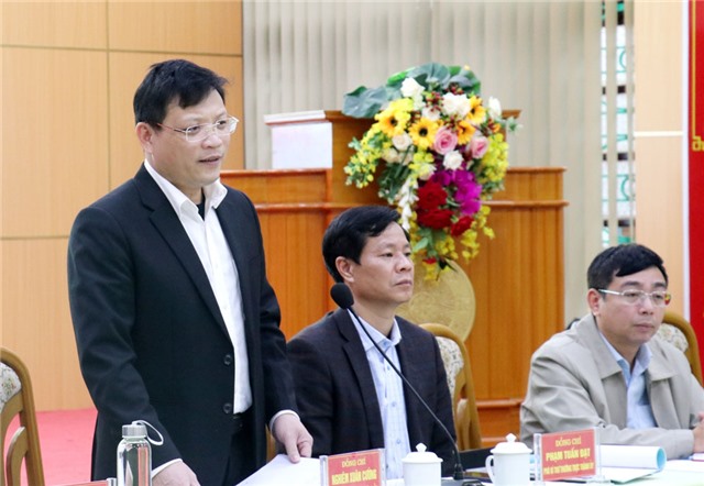 Thường trực Thành ủy làm việc với BCH Đảng bộ phường Trưng Vương