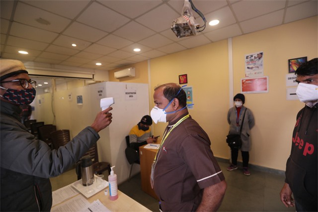 Thế giới ghi nhận hơn 96,4 triệu người mắc, trên 2,06 triệu trường hợp tử vong vì COVID-19