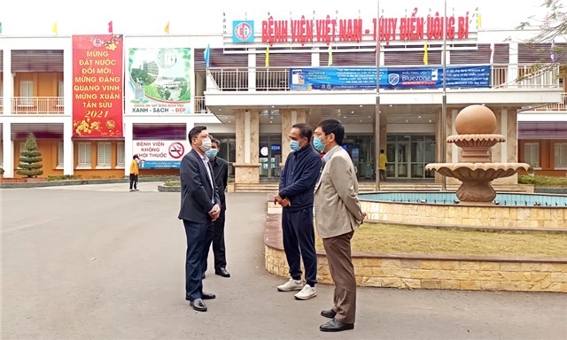 Bí thư Thành ủy Nghiêm Xuân Cường thăm, động viên các đơn vị y tế làm nhiệm vụ phòng, chống dịch bệnh Covid-19