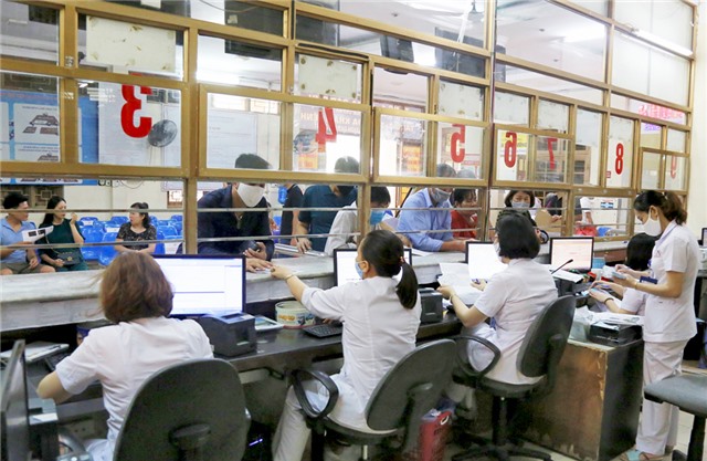 Mừng - lo thông tuyến tỉnh bảo hiểm y tế